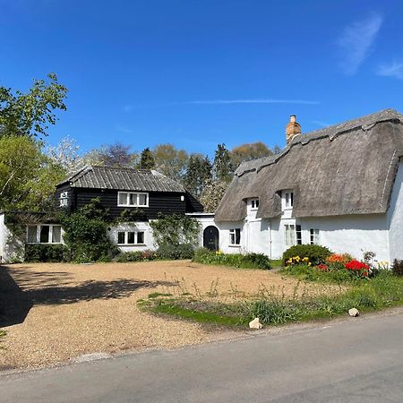 Beautifully Appointed One-Bedroom Cottage Shepreth 外观 照片